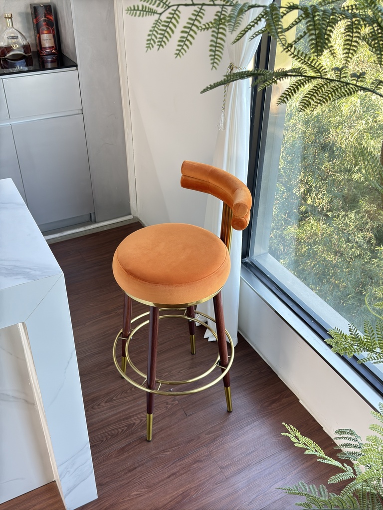 Hikari（光系列）高腳椅